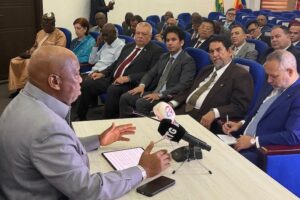 Dissolution de 40 partis politiques en Guinée : Le Gouvernement explique les raisons devant le corps diplomatique