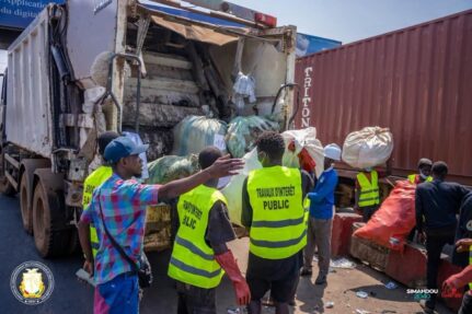 Guinée : pris en flagrant délit de dépôt d’ordures, des citoyens sanctionnés