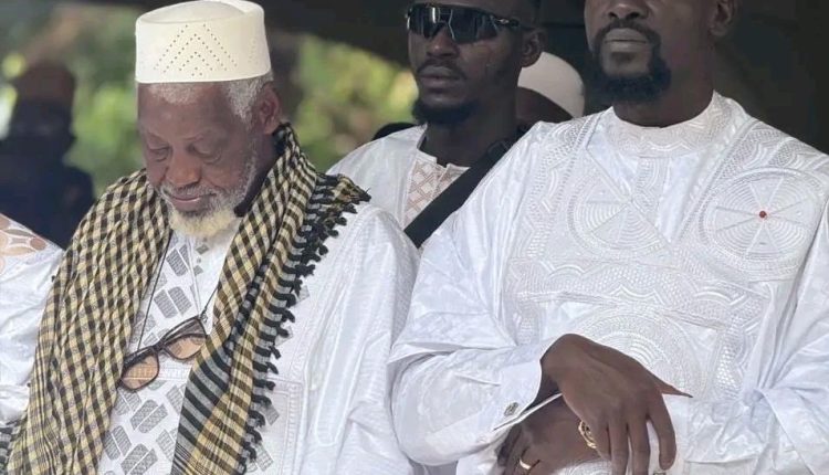 Tabaski 2026 à Kankan : le président Mamadi Doumbouya participe à la grande prière de l’Aïd.