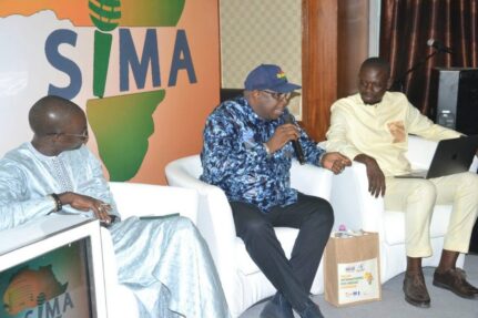 Le Directeur Général du quotidien national Horoya, Ibrahima Kone , ce vendredi lors du panel consacré aux modèles économiques des médias et des réseaux sociaux, au Grand Théâtre de Dakar